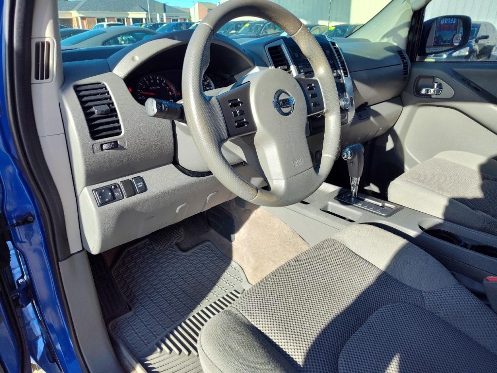 2012 Nissan Frontier Image 15