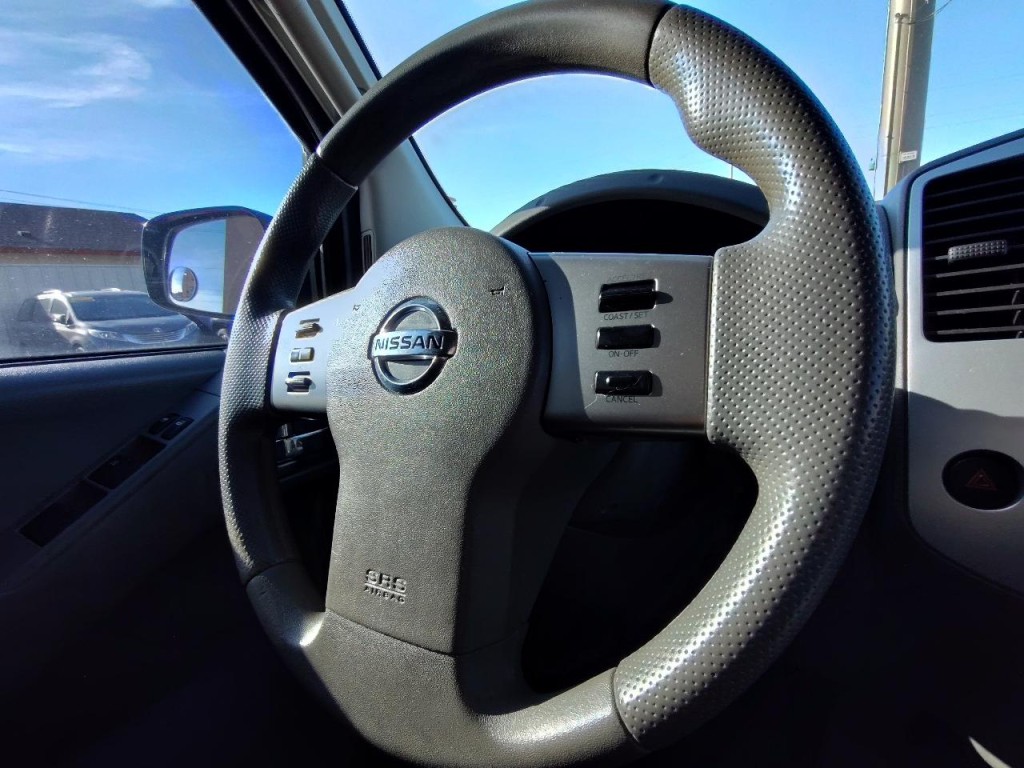 2012 Nissan Frontier Image 18