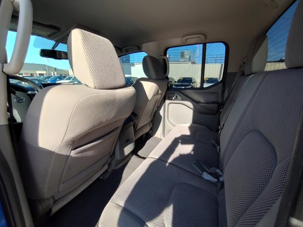 2012 Nissan Frontier Image 26