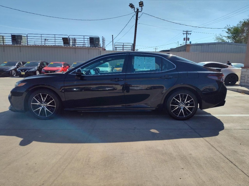 2021 Toyota Camry Image 7