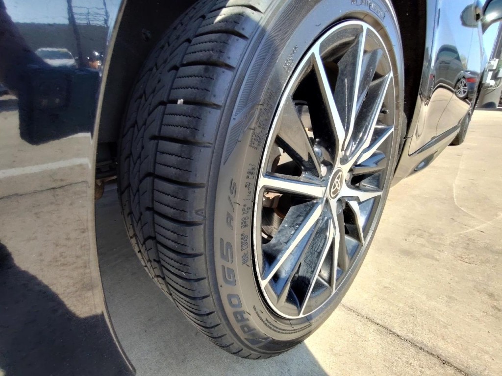 2021 Toyota Camry Image 9