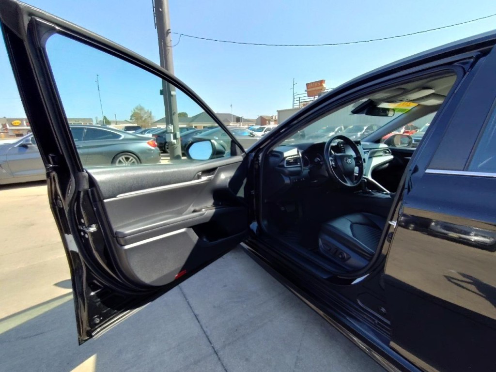 2021 Toyota Camry Image 12