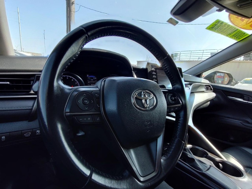 2021 Toyota Camry Image 17