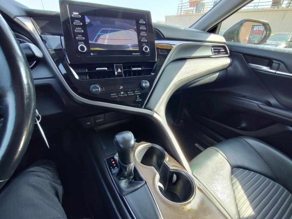2021 Toyota Camry Image 20