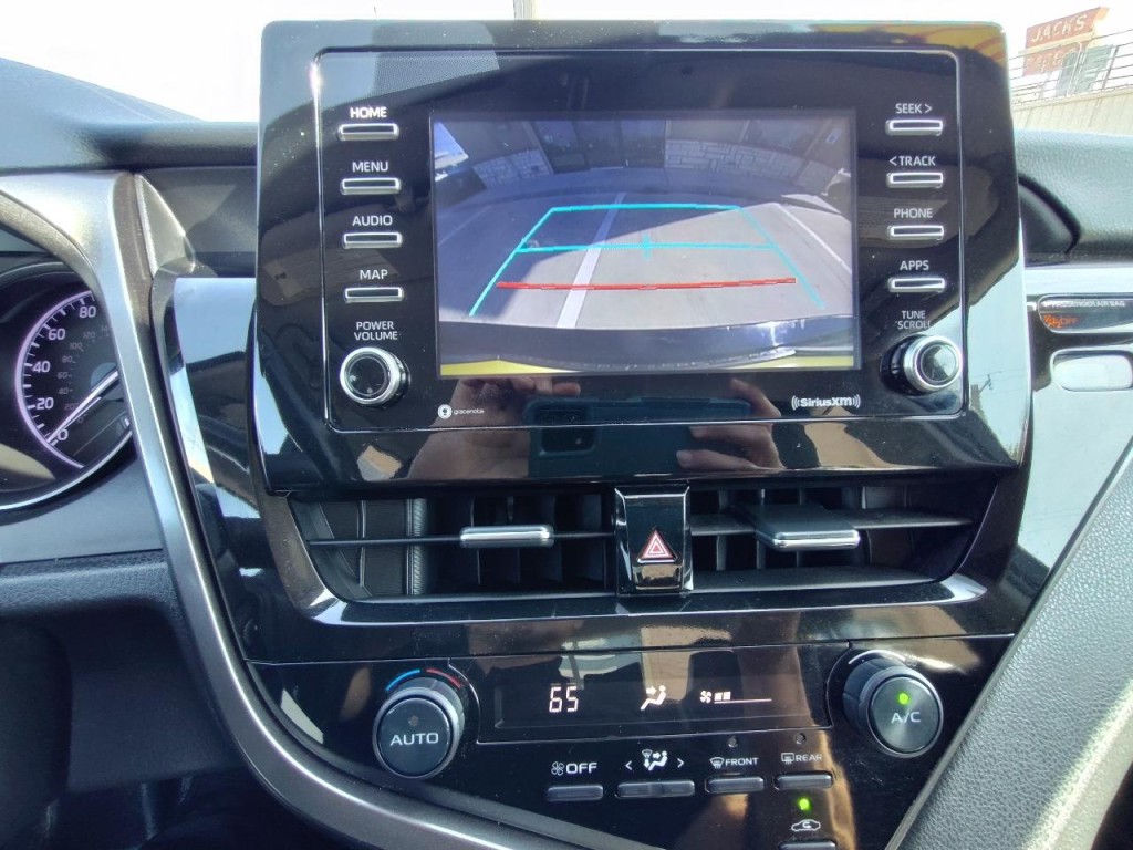 2021 Toyota Camry Image 21