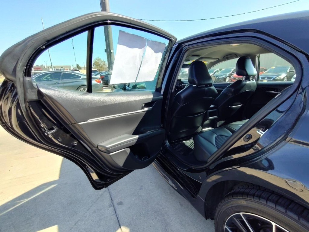 2021 Toyota Camry Image 28