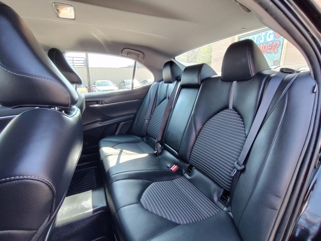 2021 Toyota Camry Image 30