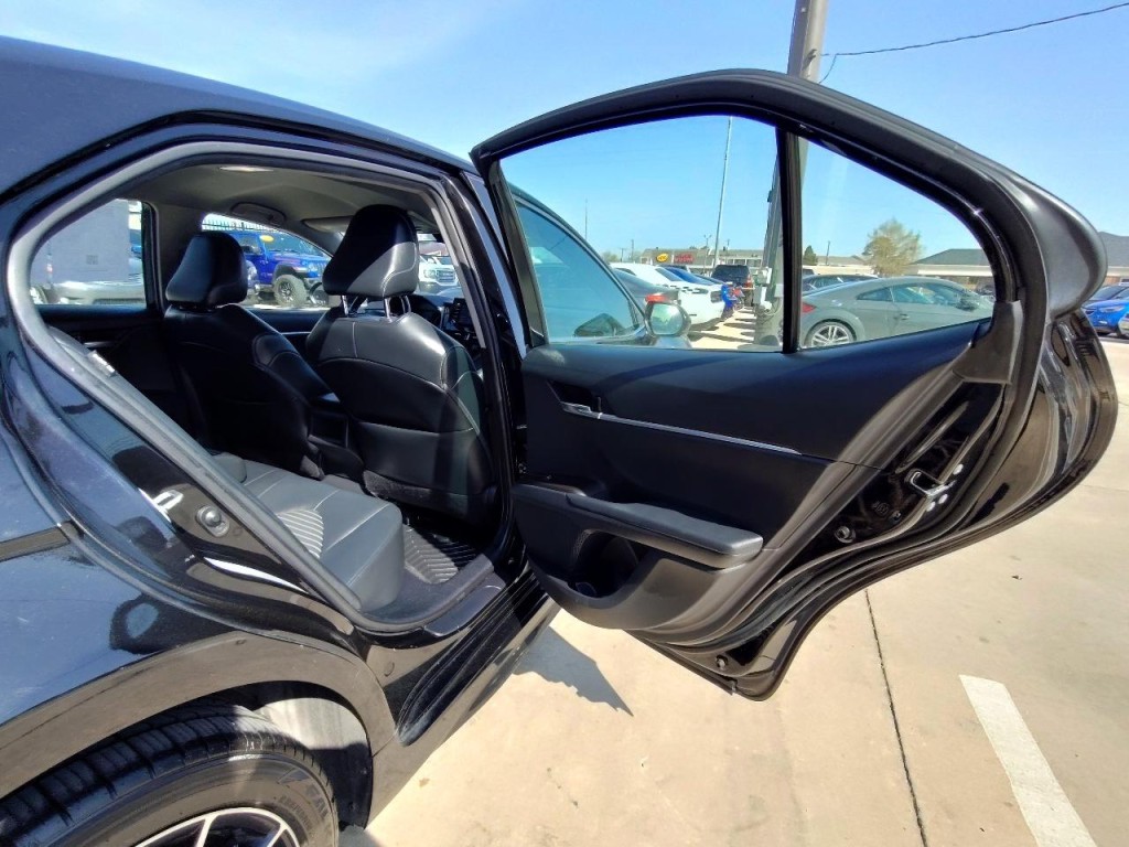 2021 Toyota Camry Image 35