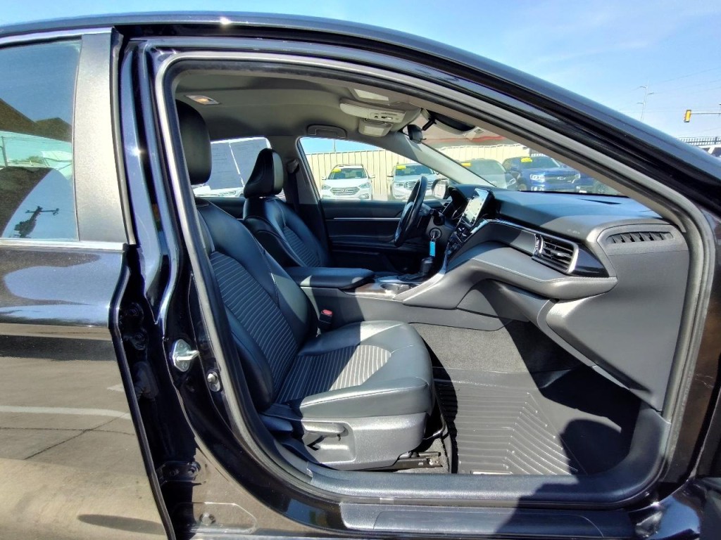 2021 Toyota Camry Image 40