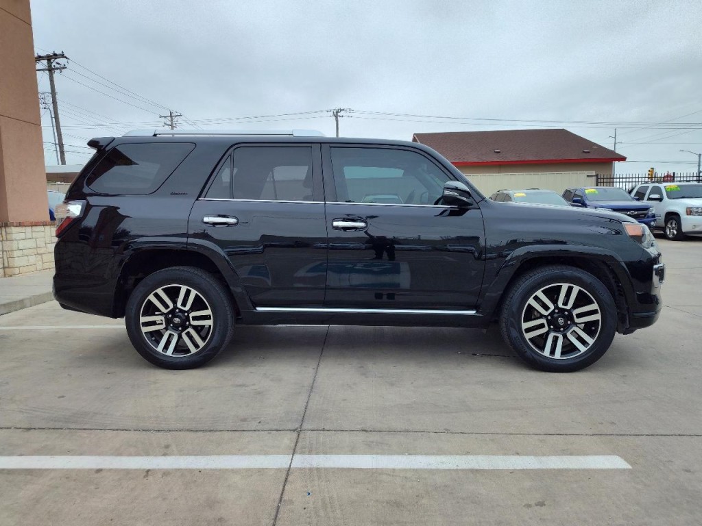 2018 Toyota 4Runner Image 3