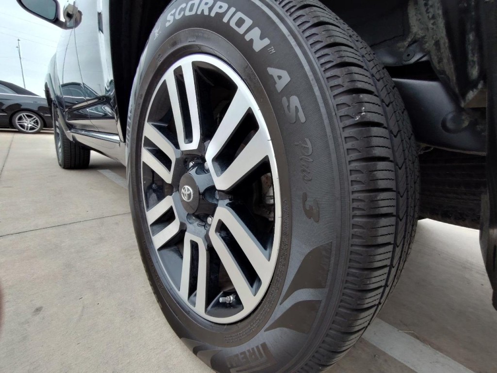 2018 Toyota 4Runner Image 11