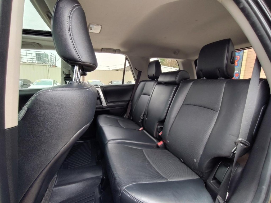 2018 Toyota 4Runner Image 27