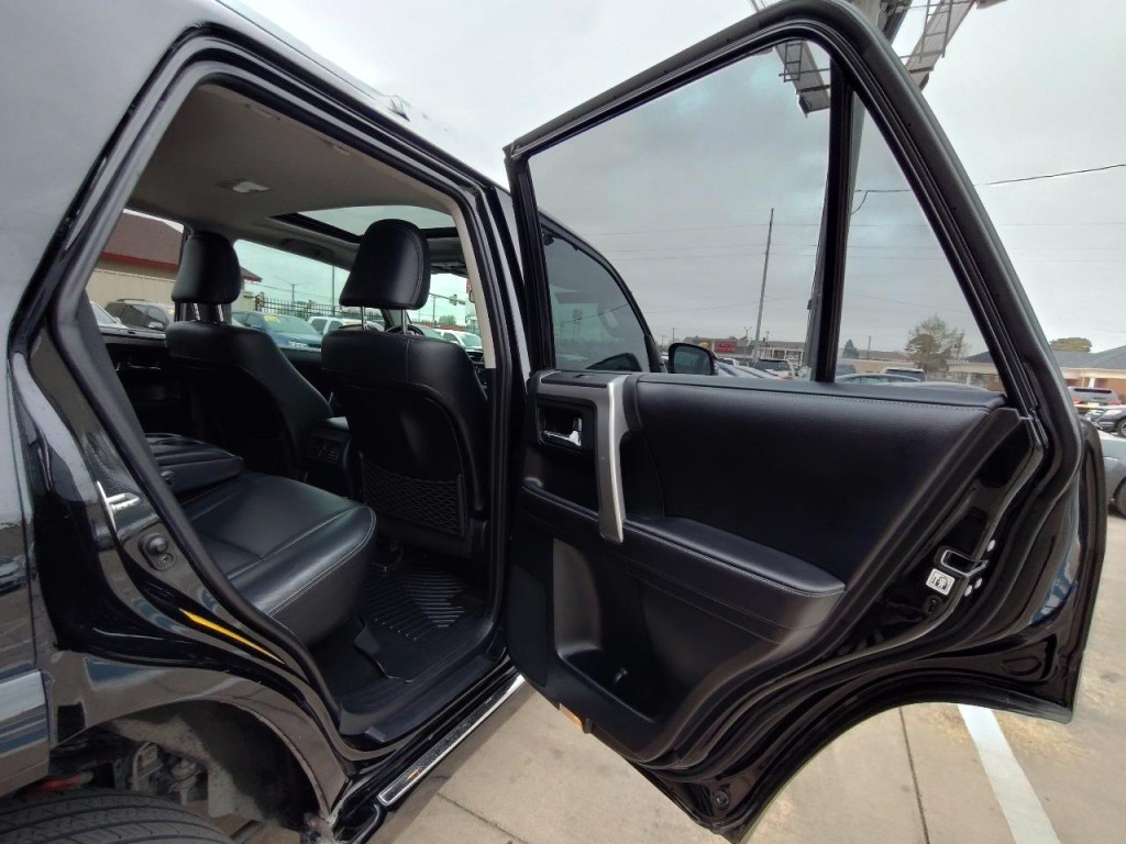 2018 Toyota 4Runner Image 30