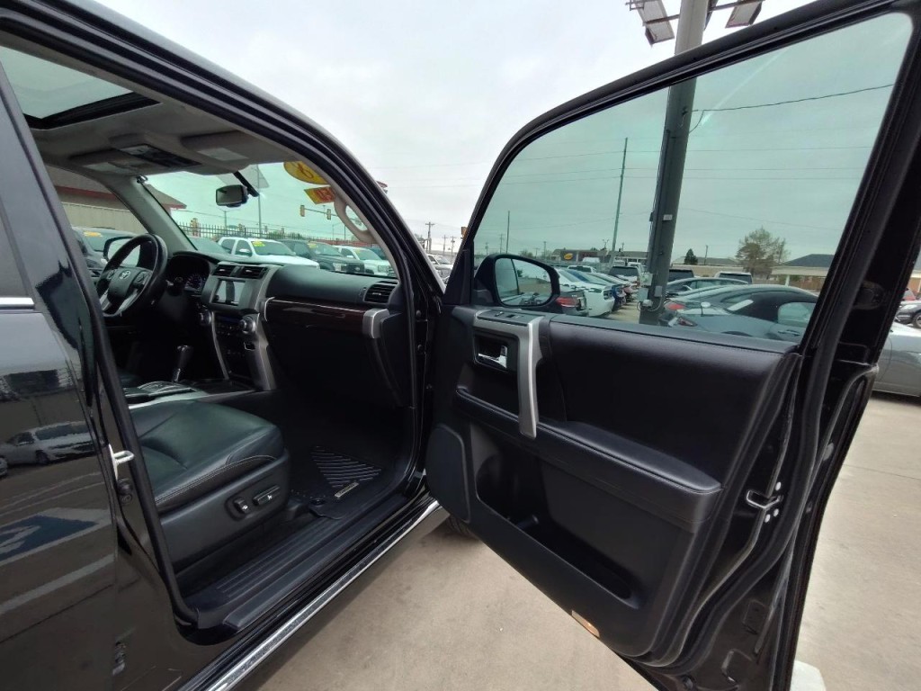 2018 Toyota 4Runner Image 34