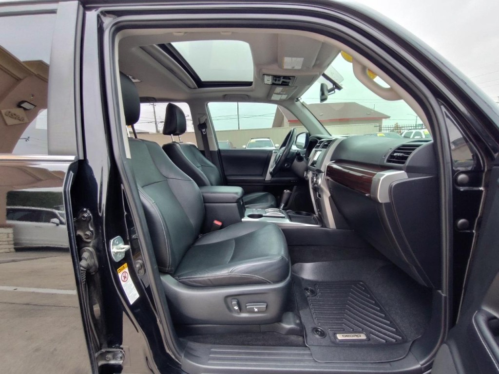 2018 Toyota 4Runner Image 35