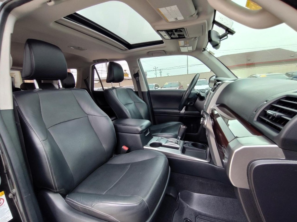 2018 Toyota 4Runner Image 36