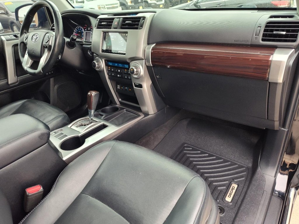 2018 Toyota 4Runner Image 37