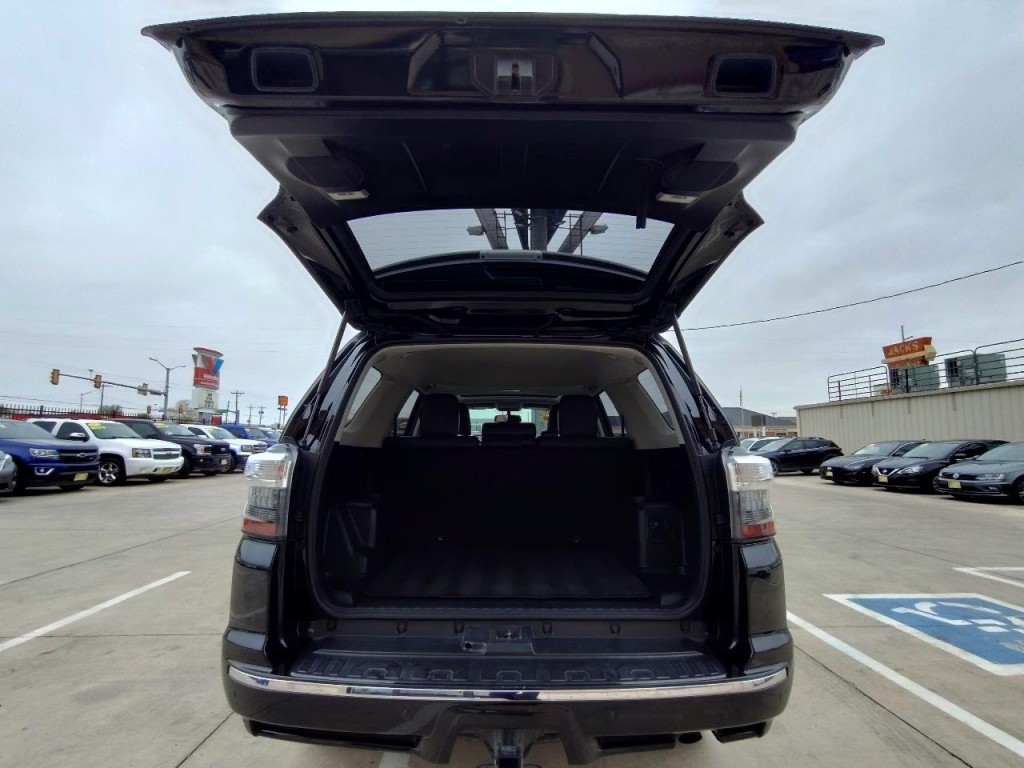 2018 Toyota 4Runner Image 38