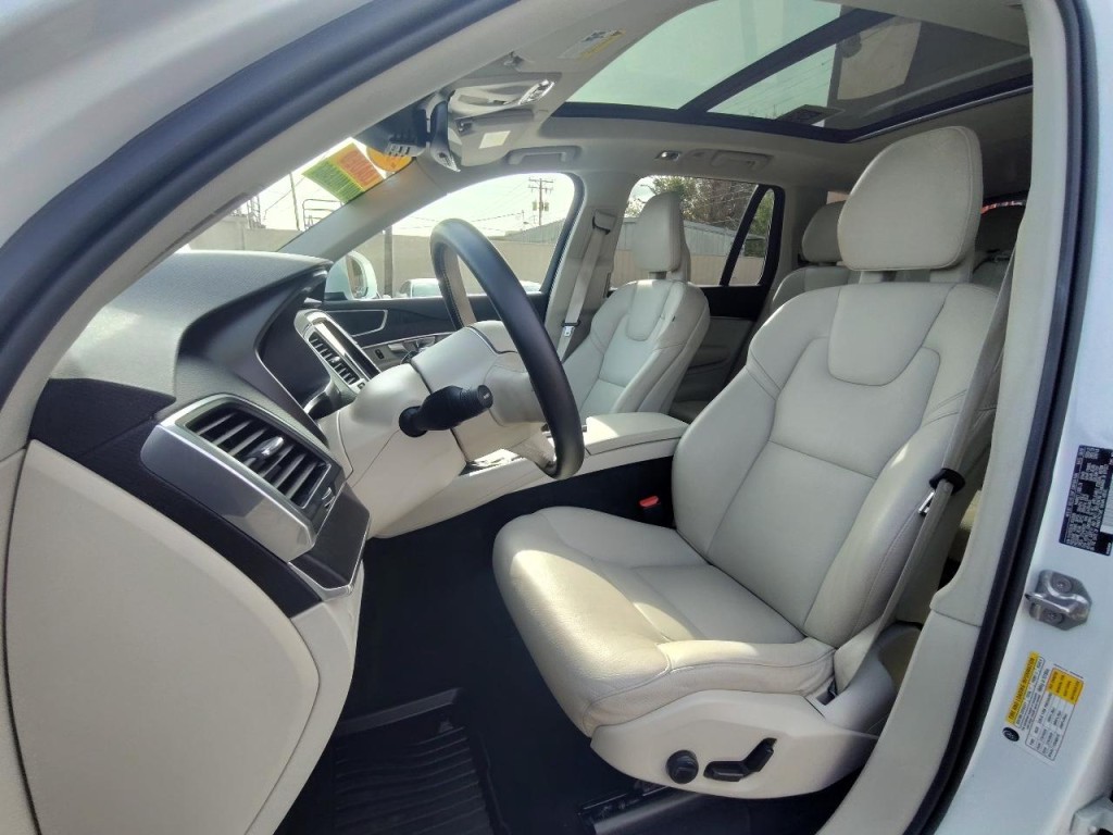 2020 Volvo XC90 Image 16