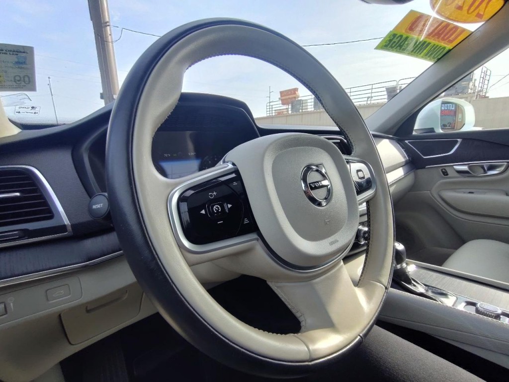 2020 Volvo XC90 Image 19