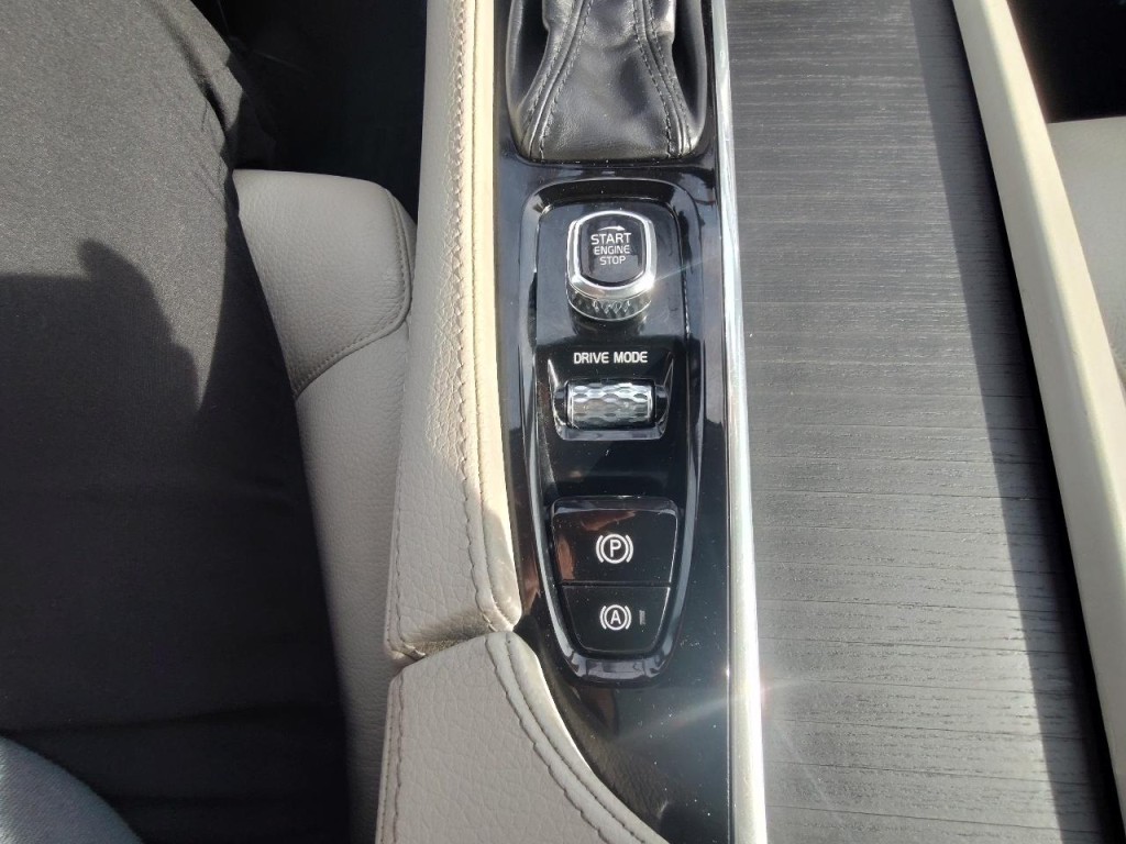 2020 Volvo XC90 Image 23