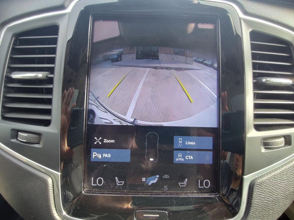 2020 Volvo XC90 Image 25
