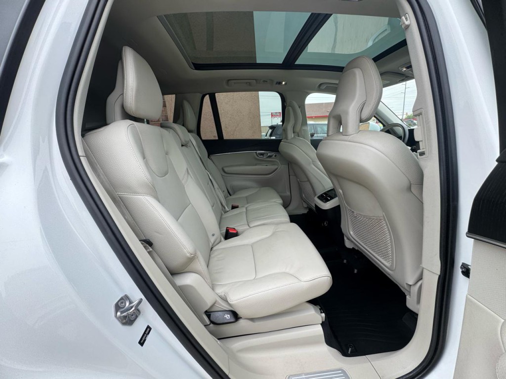 2020 Volvo XC90 Image 38
