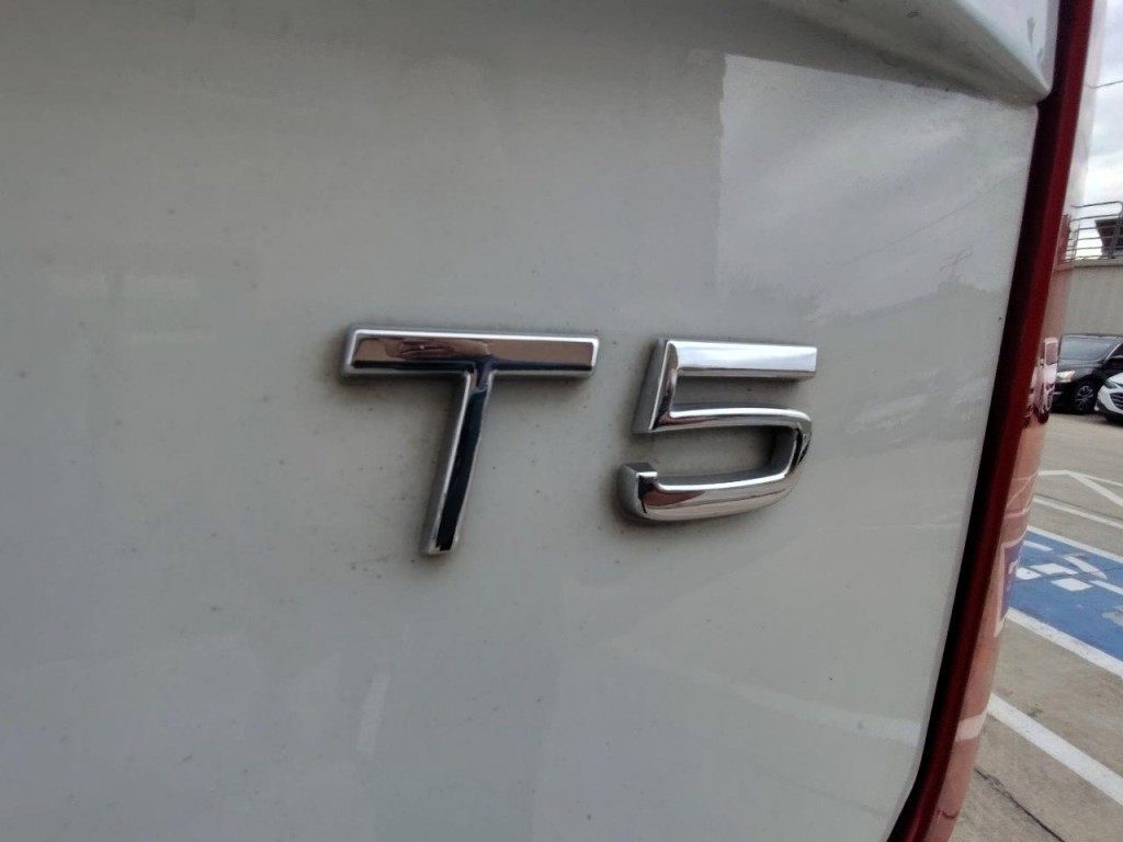 2020 Volvo XC90 Image 45