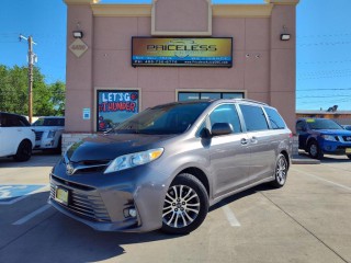 Image for 2018 Toyota Sienna XLE Premium 8-Passenger (Natl) ID: 7321285