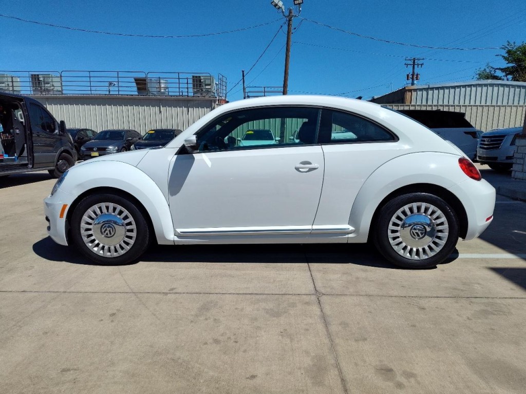 2014 Volkswagen Beetle Image 7
