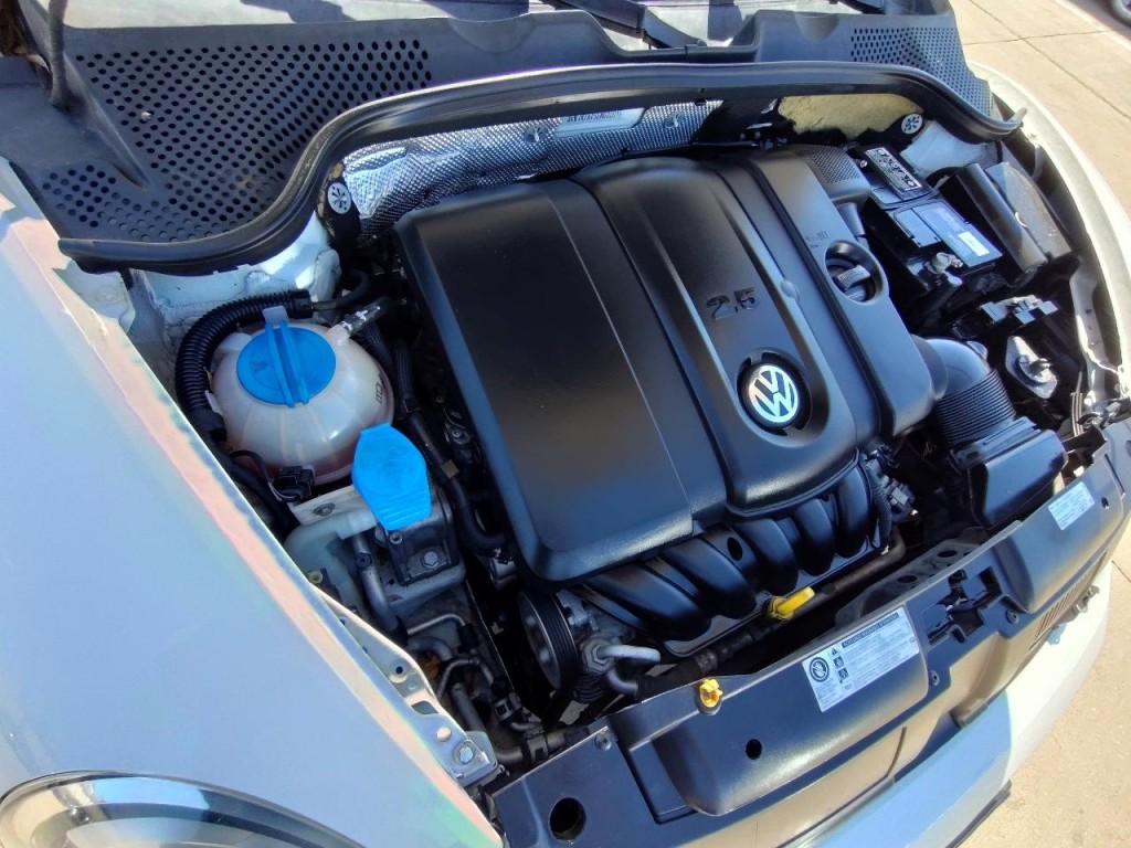 2014 Volkswagen Beetle Image 12