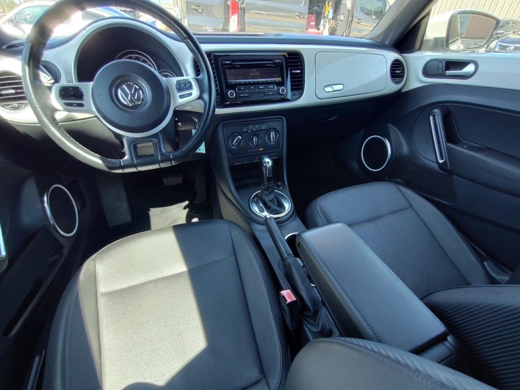 2014 Volkswagen Beetle Image 26