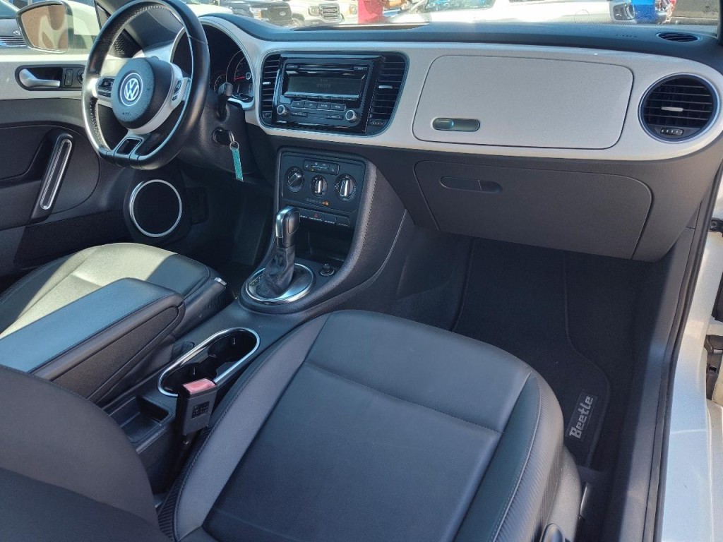 2014 Volkswagen Beetle Image 31