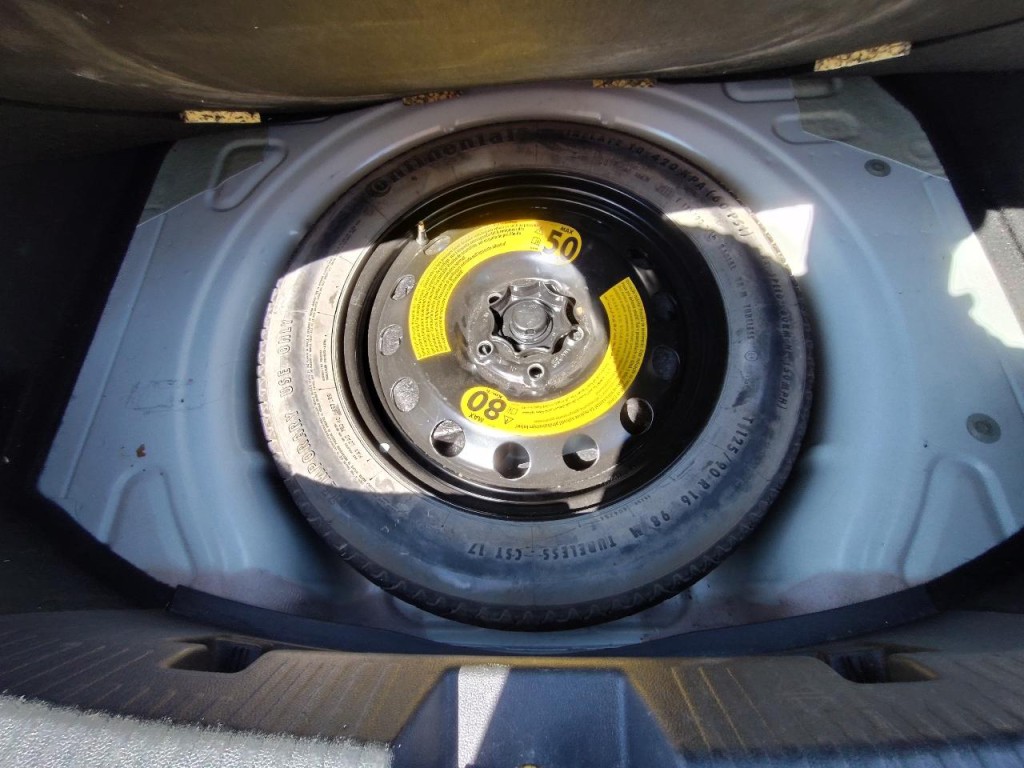 2014 Volkswagen Beetle Image 34