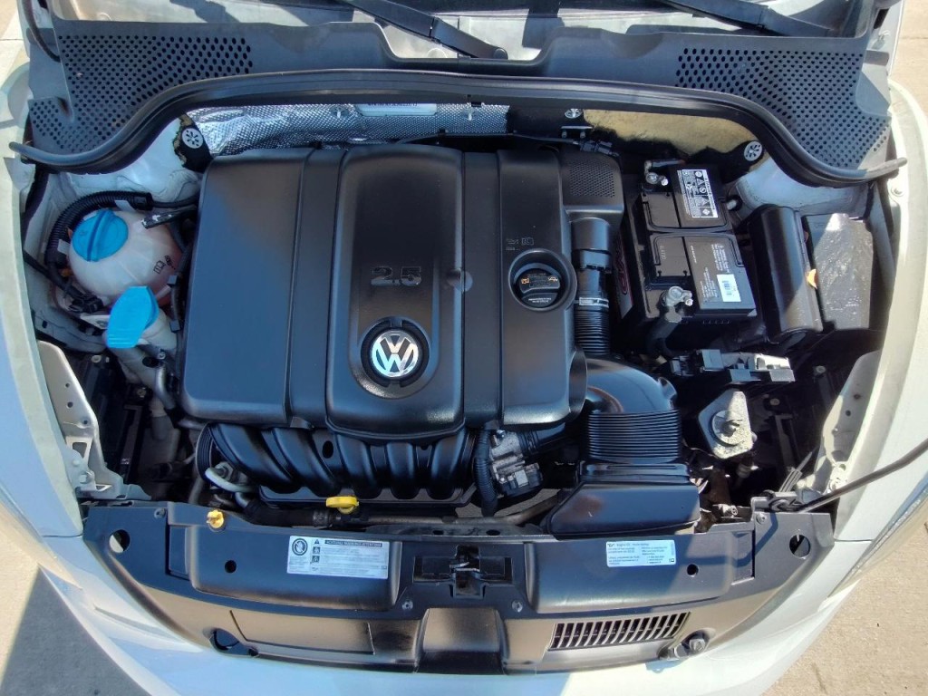 2014 Volkswagen Beetle Image 38