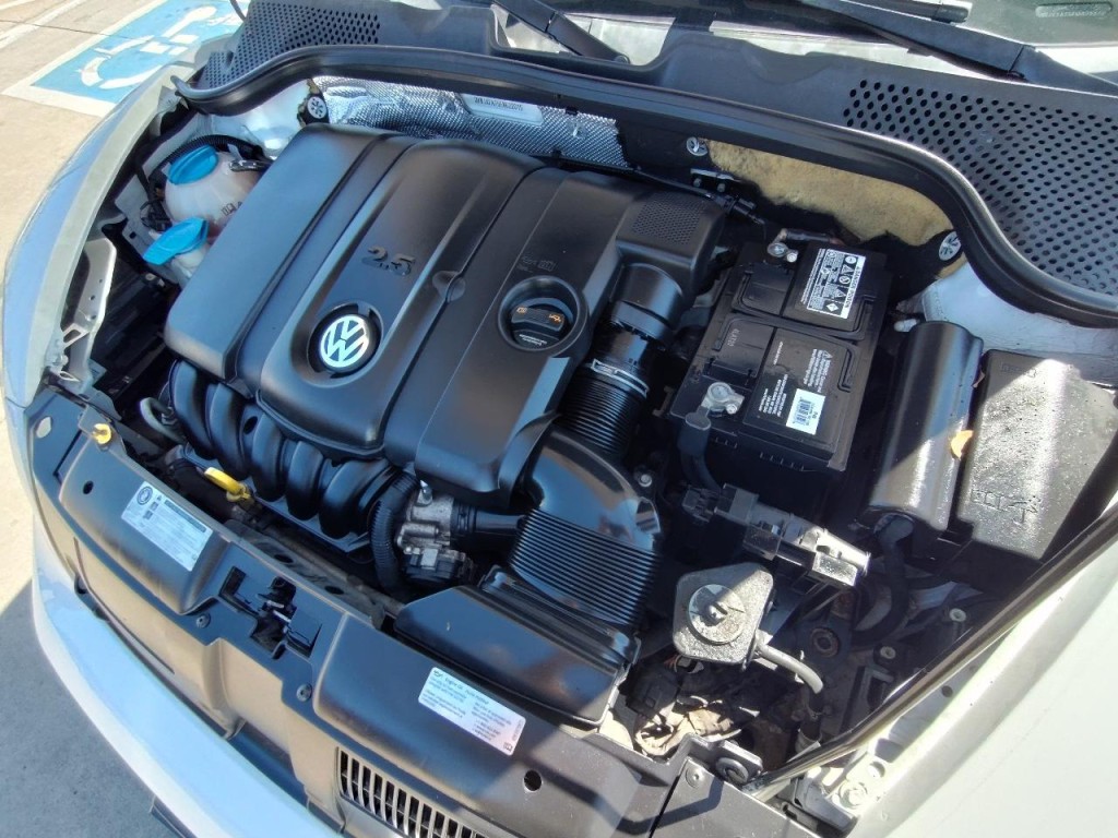 2014 Volkswagen Beetle Image 39