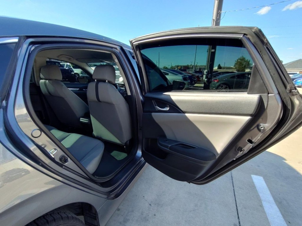 2019 Honda Civic Image 34