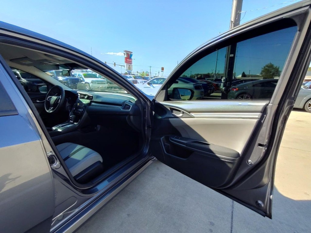 2019 Honda Civic Image 38