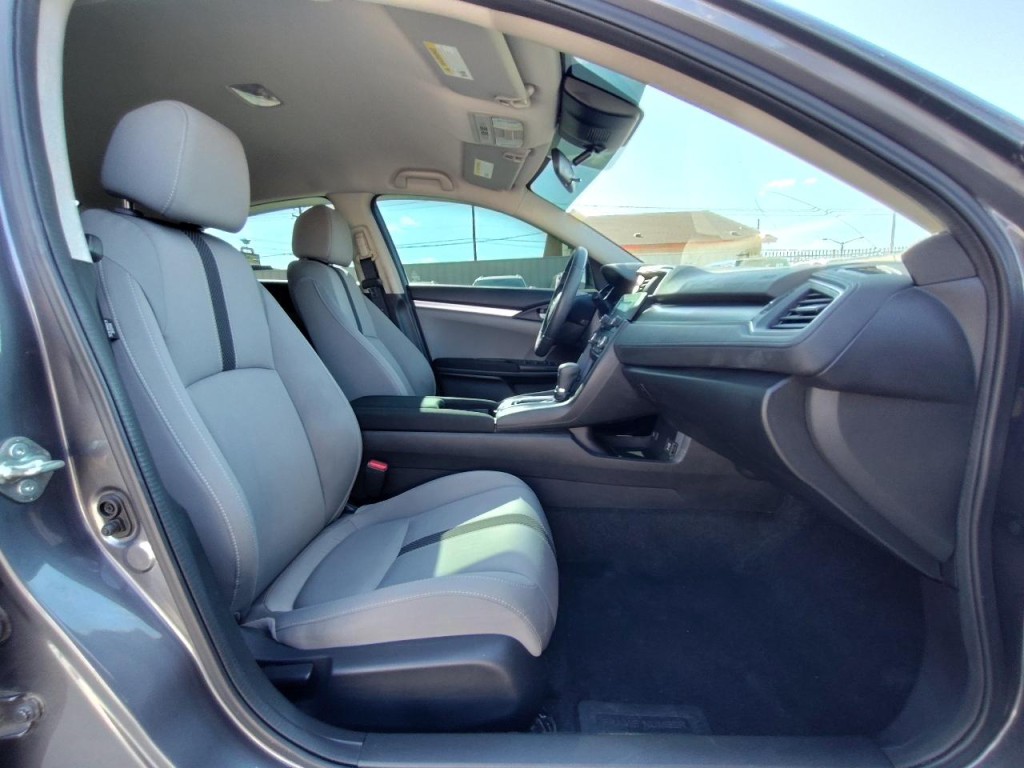 2019 Honda Civic Image 39
