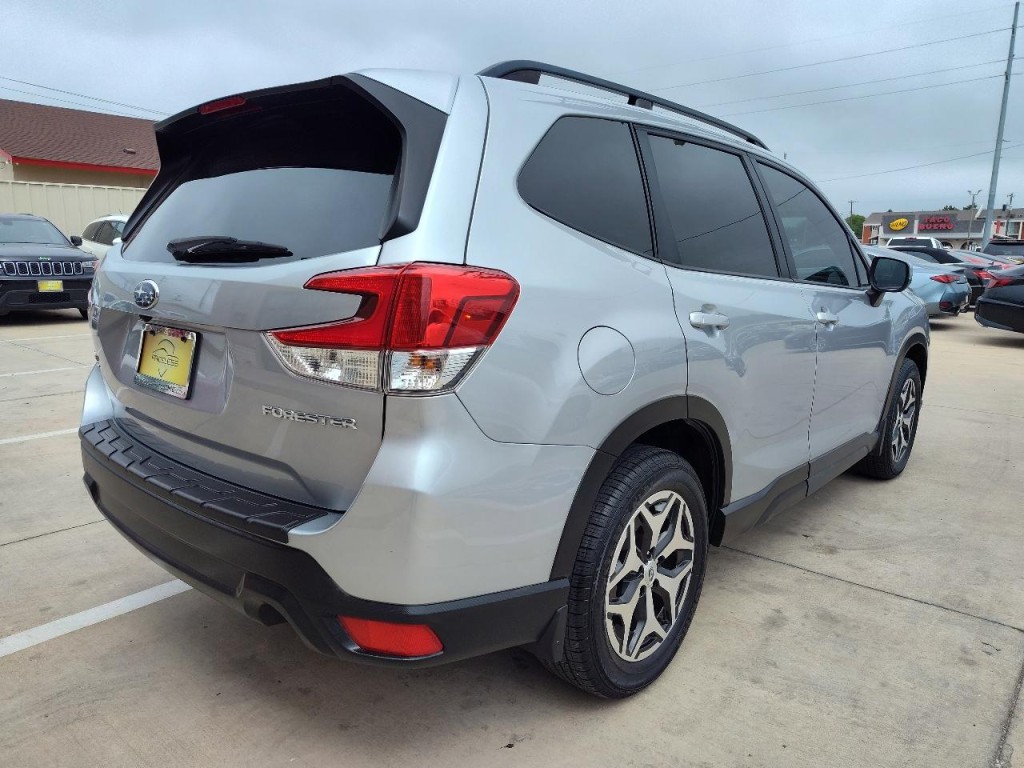 2019 Subaru Forester Image 4