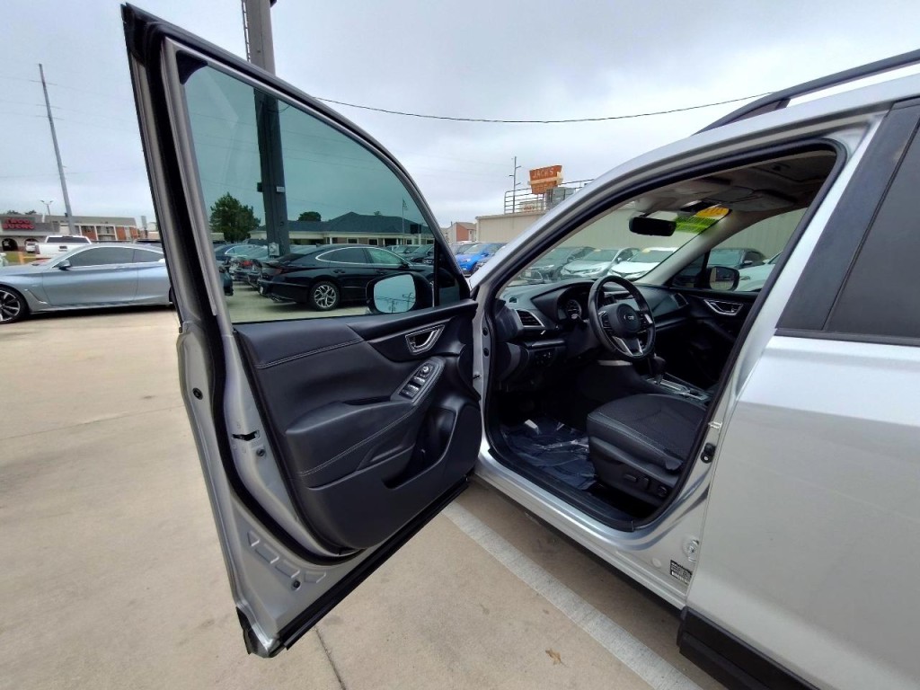 2019 Subaru Forester Image 13