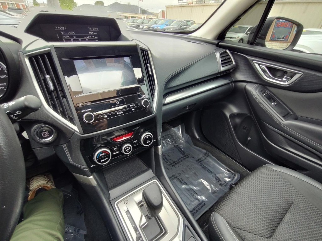 2019 Subaru Forester Image 21