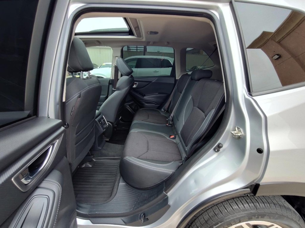 2019 Subaru Forester Image 32