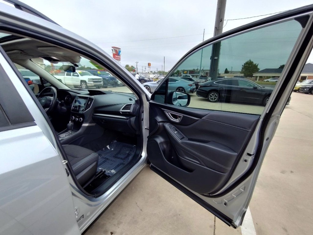 2019 Subaru Forester Image 43