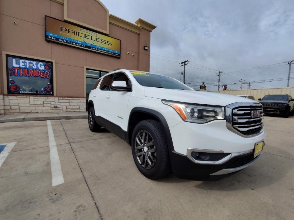 2017 GMC Acadia Image 2