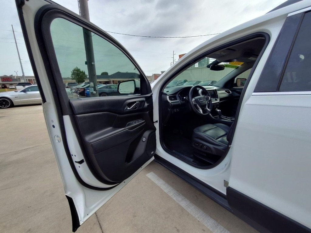 2017 GMC Acadia Image 14