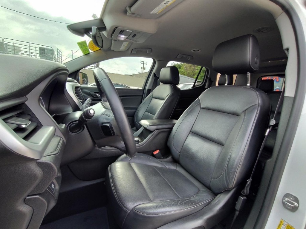 2017 GMC Acadia Image 16