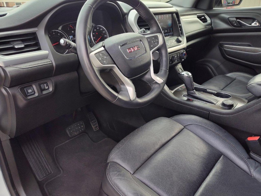 2017 GMC Acadia Image 17
