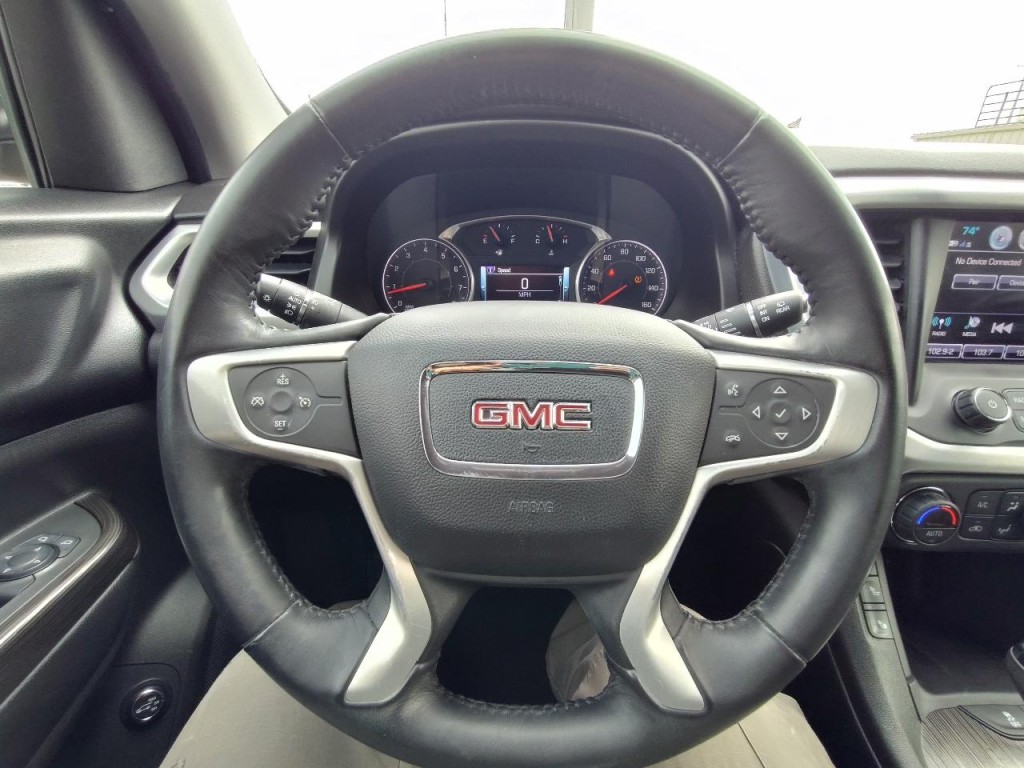 2017 GMC Acadia Image 18