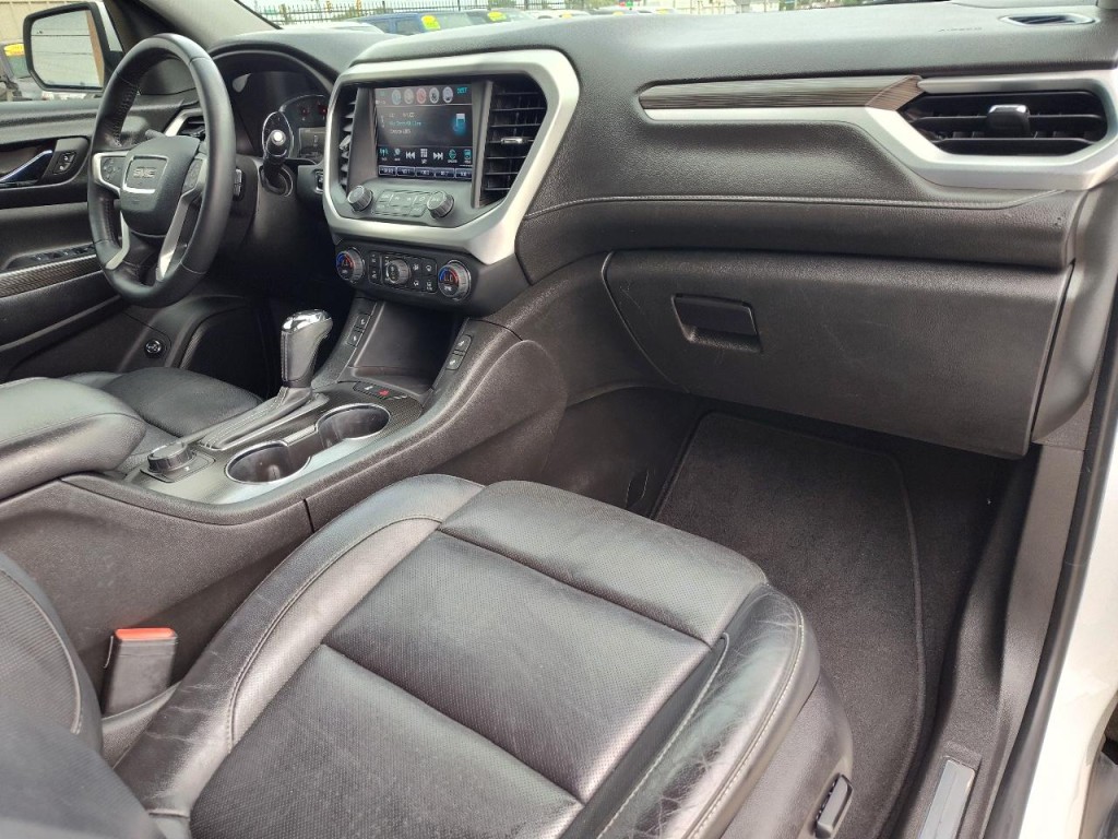 2017 GMC Acadia Image 46